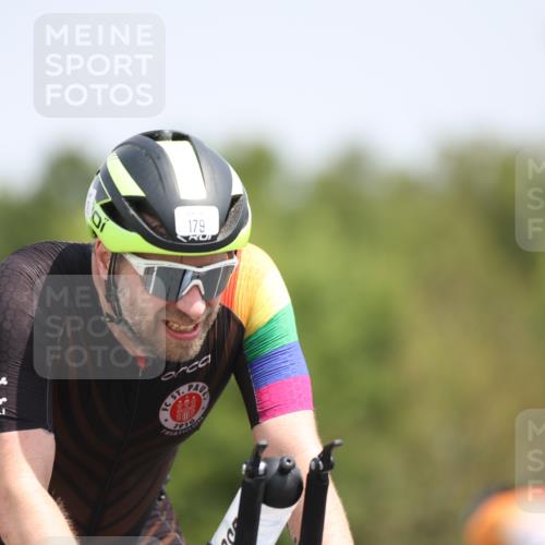 22.06.2025 - Viking Triathlon Yannick Fuchs http://msf.ph/oto/8104409 22.06.2025 12:07:43 Radfahren 11, 33, 97, 179, 396, 420, 556 meine-sportfotos.de