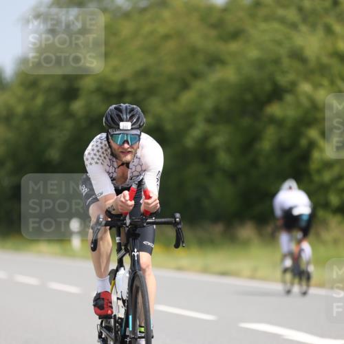 22.06.2025 - Viking Triathlon Yannick Fuchs http://msf.ph/oto/8104515 22.06.2025 12:07:53 Radfahren 157, 334, 396 meine-sportfotos.de