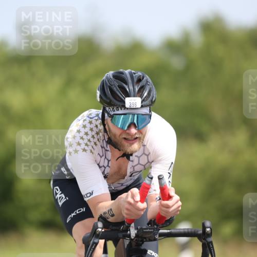 22.06.2025 - Viking Triathlon Yannick Fuchs http://msf.ph/oto/8104533 22.06.2025 12:07:53 Radfahren 157, 334, 396 meine-sportfotos.de