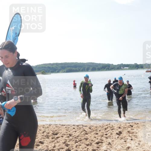 22.06.2025 - Viking Triathlon MichiJ http://msf.ph/oto/8104553 22.06.2025 10:47:49 Schwimmen 71, 84, 190, 223, 261, 285, 452, 606 meine-sportfotos.de