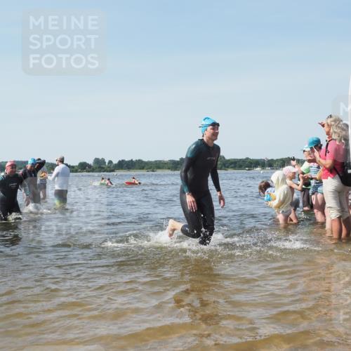 22.06.2025 - Viking Triathlon KatJ http://msf.ph/oto/8104587 22.06.2025 10:35:40 Schwimmen 20, 47, 62, 127, 134, 154, 415, 602 meine-sportfotos.de