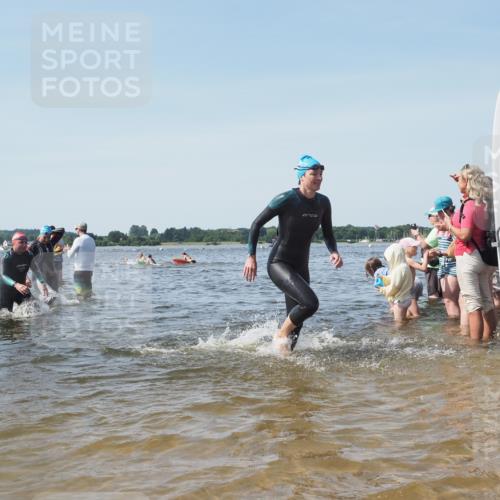 22.06.2025 - Viking Triathlon KatJ http://msf.ph/oto/8104592 22.06.2025 10:35:40 Schwimmen 20, 47, 62, 127, 134, 154, 415, 602 meine-sportfotos.de