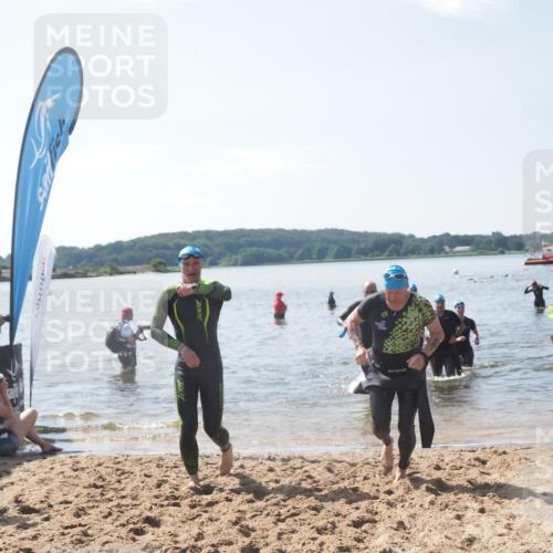 22.06.2025 - Viking Triathlon MichiJ http://msf.ph/oto/8104622 22.06.2025 10:47:51 Schwimmen 71, 84, 190, 223, 261, 285, 452 meine-sportfotos.de