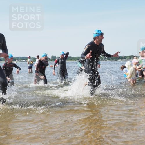 22.06.2025 - Viking Triathlon KatJ http://msf.ph/oto/8104678 22.06.2025 10:35:43 Schwimmen 20, 47, 62, 127, 134, 154, 415, 552, 602 meine-sportfotos.de