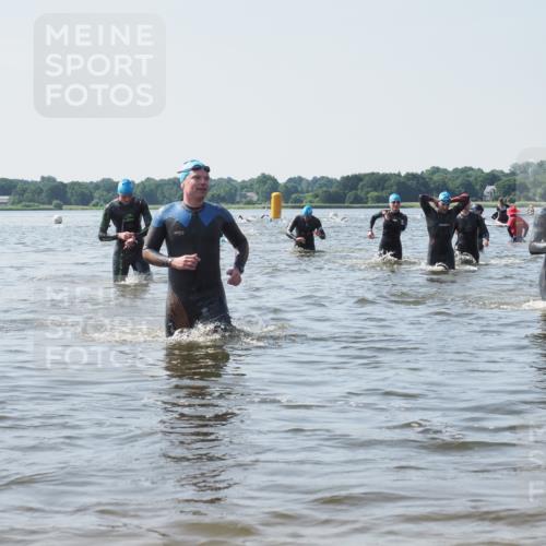 22.06.2025 - Viking Triathlon KatJ http://msf.ph/oto/8104863 22.06.2025 10:35:56 Schwimmen 19, 265, 313, 377, 448, 552, 636 meine-sportfotos.de