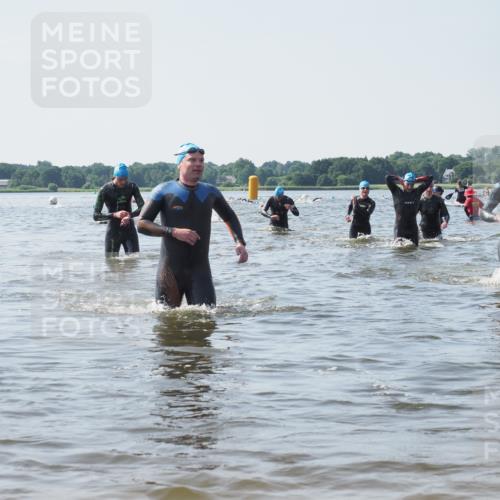 22.06.2025 - Viking Triathlon KatJ http://msf.ph/oto/8104870 22.06.2025 10:35:56 Schwimmen 19, 265, 313, 377, 448, 552, 636 meine-sportfotos.de