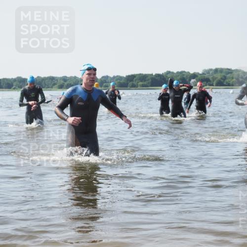22.06.2025 - Viking Triathlon KatJ http://msf.ph/oto/8104894 22.06.2025 10:35:57 Schwimmen 19, 265, 313, 377, 448, 552, 636 meine-sportfotos.de