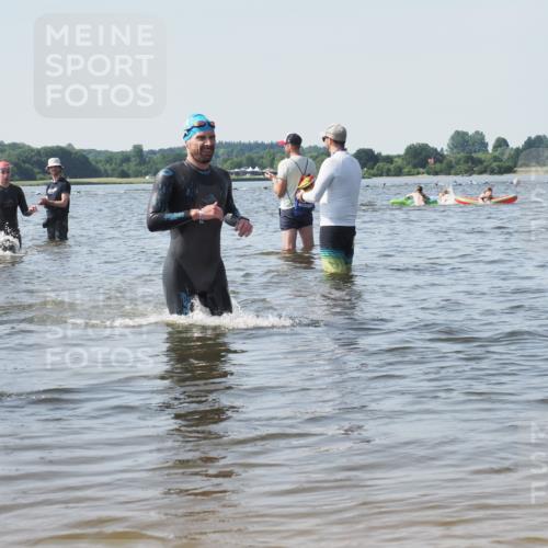 22.06.2025 - Viking Triathlon KatJ http://msf.ph/oto/8104910 22.06.2025 10:35:58 Schwimmen 19, 265, 313, 377, 448, 552, 636 meine-sportfotos.de