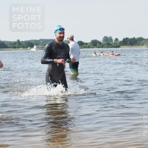22.06.2025 - Viking Triathlon KatJ http://msf.ph/oto/8104938 22.06.2025 10:35:59 Schwimmen 19, 265, 313, 377, 448, 552, 636 meine-sportfotos.de