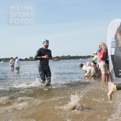 22.06.2025 - Viking Triathlon KatJ http://msf.ph/oto/8104964 22.06.2025 10:36:01 Schwimmen 19, 265, 313, 377, 448, 552, 636 meine-sportfotos.de