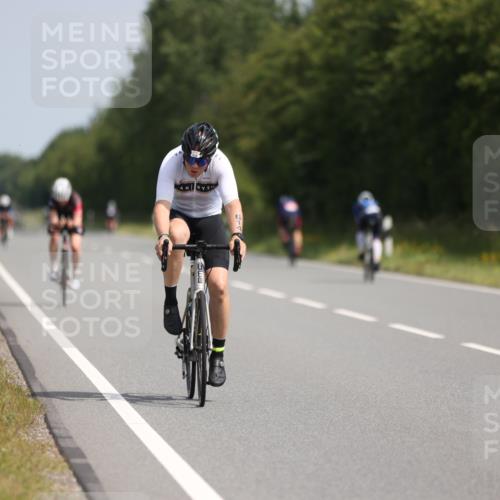 22.06.2025 - Viking Triathlon Yannick Fuchs http://msf.ph/oto/8104992 22.06.2025 11:28:59 Radfahren 11, 14, 33, 171, 251, 310, 614 meine-sportfotos.de