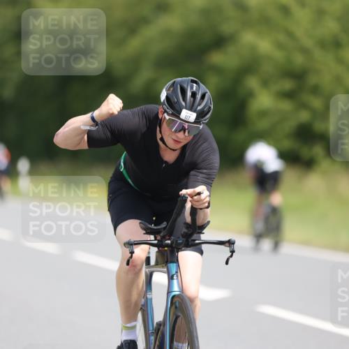 22.06.2025 - Viking Triathlon Yannick Fuchs http://msf.ph/oto/8104993 22.06.2025 12:08:56 Radfahren 14, 48, 99, 117, 632, 640, 651 meine-sportfotos.de