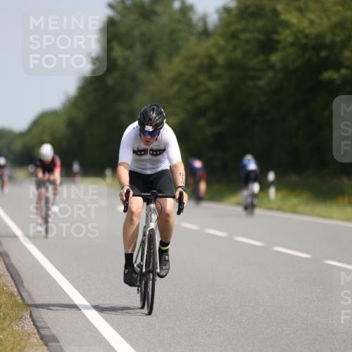 22.06.2025 - Viking Triathlon Yannick Fuchs http://msf.ph/oto/8104994 22.06.2025 11:28:59 Radfahren 11, 14, 33, 171, 251, 310, 614 meine-sportfotos.de