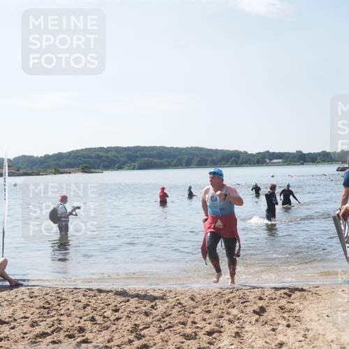 22.06.2025 - Viking Triathlon MichiJ http://msf.ph/oto/8104995 22.06.2025 10:48:32 Schwimmen 412, 471, 494 meine-sportfotos.de