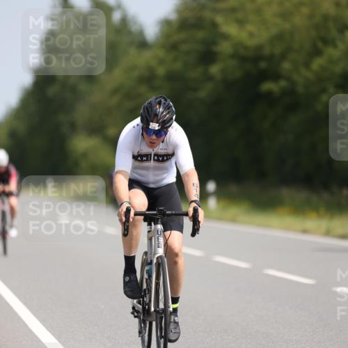 22.06.2025 - Viking Triathlon Yannick Fuchs http://msf.ph/oto/8105005 22.06.2025 11:28:59 Radfahren 11, 14, 33, 171, 251, 310, 614 meine-sportfotos.de