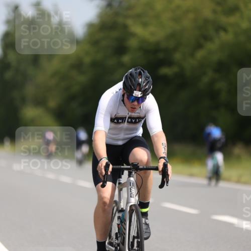 22.06.2025 - Viking Triathlon Yannick Fuchs http://msf.ph/oto/8105012 22.06.2025 11:29:00 Radfahren 14, 33, 171, 251, 310, 614 meine-sportfotos.de