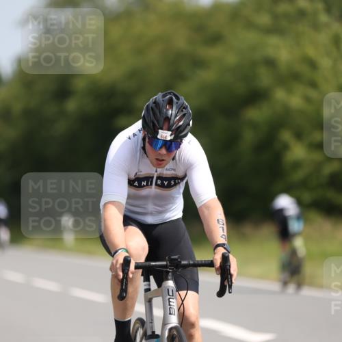 22.06.2025 - Viking Triathlon Yannick Fuchs http://msf.ph/oto/8105019 22.06.2025 11:29:00 Radfahren 14, 33, 171, 251, 310, 614 meine-sportfotos.de