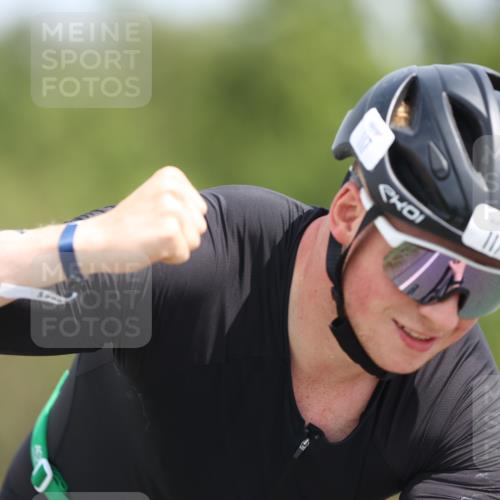 22.06.2025 - Viking Triathlon Yannick Fuchs http://msf.ph/oto/8105020 22.06.2025 12:08:56 Radfahren 14, 48, 99, 117, 632, 640, 651 meine-sportfotos.de