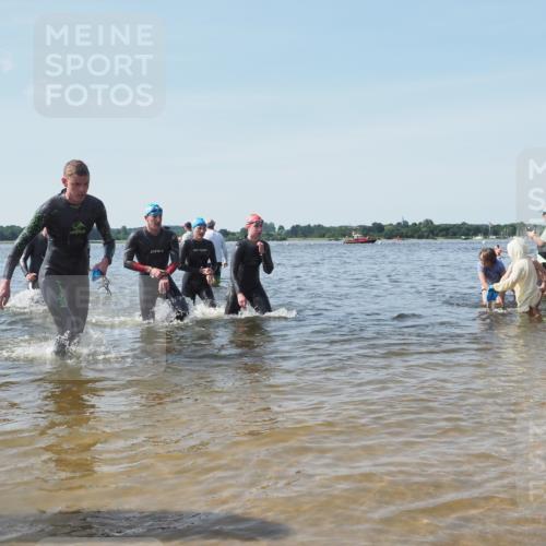 22.06.2025 - Viking Triathlon KatJ http://msf.ph/oto/8105072 22.06.2025 10:36:08 Schwimmen 19, 313, 334, 377, 407, 448, 636 meine-sportfotos.de