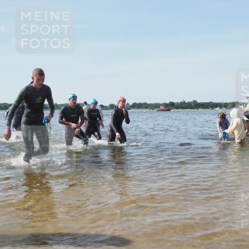 22.06.2025 - Viking Triathlon KatJ http://msf.ph/oto/8105077 22.06.2025 10:36:08 Schwimmen 19, 313, 334, 377, 407, 448, 636 meine-sportfotos.de