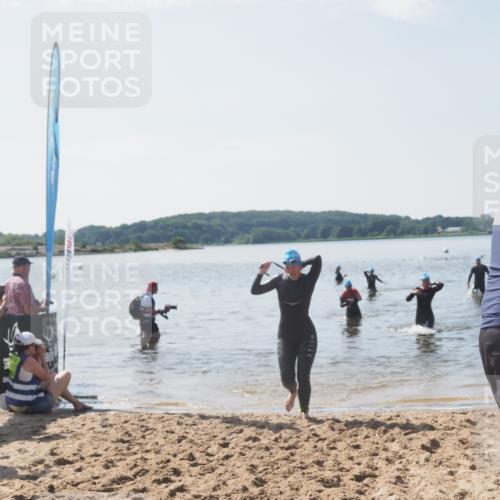 22.06.2025 - Viking Triathlon MichiJ http://msf.ph/oto/8105087 22.06.2025 10:49:16 Schwimmen 64, 155, 256, 317, 353 meine-sportfotos.de