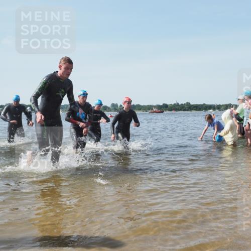 22.06.2025 - Viking Triathlon KatJ http://msf.ph/oto/8105098 22.06.2025 10:36:08 Schwimmen 19, 313, 334, 377, 407, 448, 636 meine-sportfotos.de