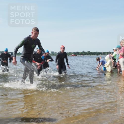 22.06.2025 - Viking Triathlon KatJ http://msf.ph/oto/8105106 22.06.2025 10:36:09 Schwimmen 19, 313, 334, 377, 407, 448, 636 meine-sportfotos.de