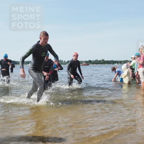 22.06.2025 - Viking Triathlon KatJ http://msf.ph/oto/8105114 22.06.2025 10:36:09 Schwimmen 19, 313, 334, 377, 407, 448, 636 meine-sportfotos.de