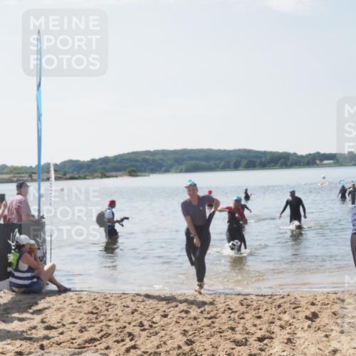 22.06.2025 - Viking Triathlon MichiJ http://msf.ph/oto/8105116 22.06.2025 10:49:23 Schwimmen 64, 155, 256, 317, 321 meine-sportfotos.de