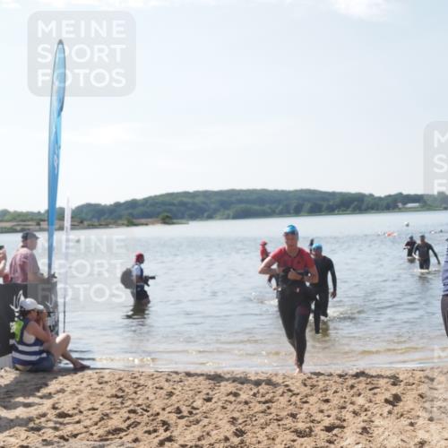 22.06.2025 - Viking Triathlon MichiJ http://msf.ph/oto/8105125 22.06.2025 10:49:28 Schwimmen 64, 155, 256, 263, 321 meine-sportfotos.de
