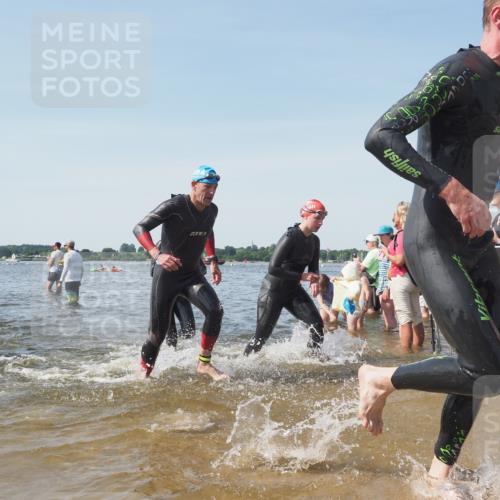 22.06.2025 - Viking Triathlon KatJ http://msf.ph/oto/8105132 22.06.2025 10:36:10 Schwimmen 19, 101, 313, 334, 377, 407, 448, 636 meine-sportfotos.de