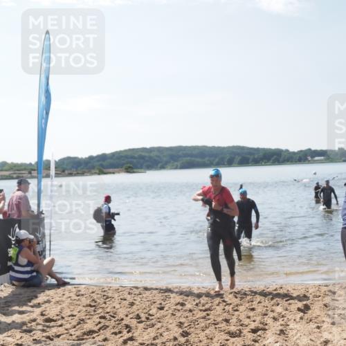 22.06.2025 - Viking Triathlon MichiJ http://msf.ph/oto/8105135 22.06.2025 10:49:28 Schwimmen 64, 155, 256, 263, 321 meine-sportfotos.de