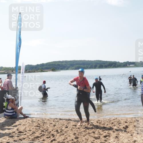22.06.2025 - Viking Triathlon MichiJ http://msf.ph/oto/8105144 22.06.2025 10:49:29 Schwimmen 64, 155, 256, 263, 321 meine-sportfotos.de