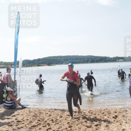 22.06.2025 - Viking Triathlon MichiJ http://msf.ph/oto/8105149 22.06.2025 10:49:29 Schwimmen 64, 155, 256, 263, 321 meine-sportfotos.de