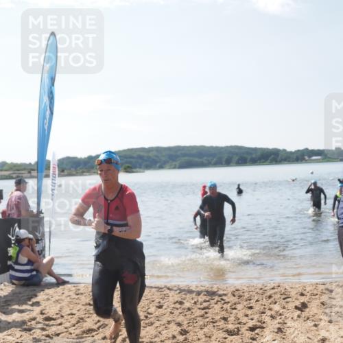 22.06.2025 - Viking Triathlon MichiJ http://msf.ph/oto/8105154 22.06.2025 10:49:30 Schwimmen 64, 256, 263, 321 meine-sportfotos.de