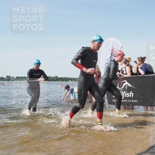 22.06.2025 - Viking Triathlon KatJ http://msf.ph/oto/8105163 22.06.2025 10:36:11 Schwimmen 19, 101, 313, 334, 377, 407, 448, 636 meine-sportfotos.de
