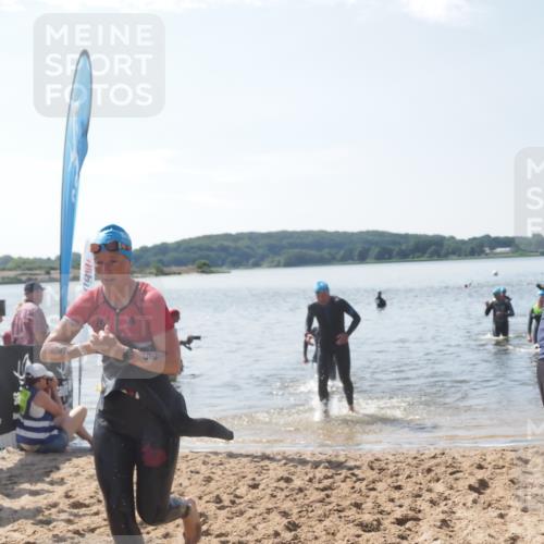 22.06.2025 - Viking Triathlon MichiJ http://msf.ph/oto/8105167 22.06.2025 10:49:30 Schwimmen 64, 256, 263, 321 meine-sportfotos.de