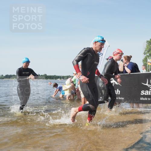 22.06.2025 - Viking Triathlon KatJ http://msf.ph/oto/8105171 22.06.2025 10:36:11 Schwimmen 19, 101, 313, 334, 377, 407, 448, 636 meine-sportfotos.de