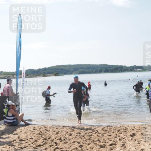 22.06.2025 - Viking Triathlon MichiJ http://msf.ph/oto/8105174 22.06.2025 10:49:31 Schwimmen 64, 256, 263, 321 meine-sportfotos.de