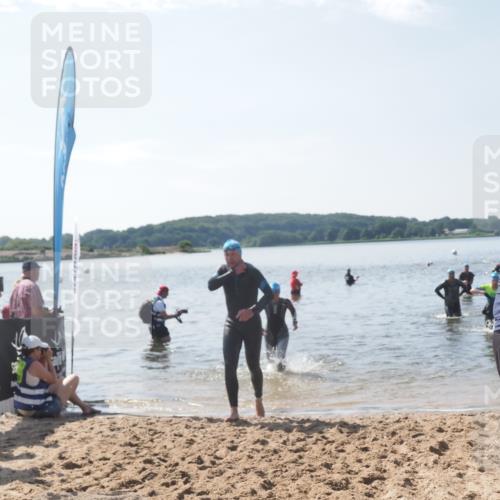 22.06.2025 - Viking Triathlon MichiJ http://msf.ph/oto/8105193 22.06.2025 10:49:31 Schwimmen 64, 256, 263, 321 meine-sportfotos.de