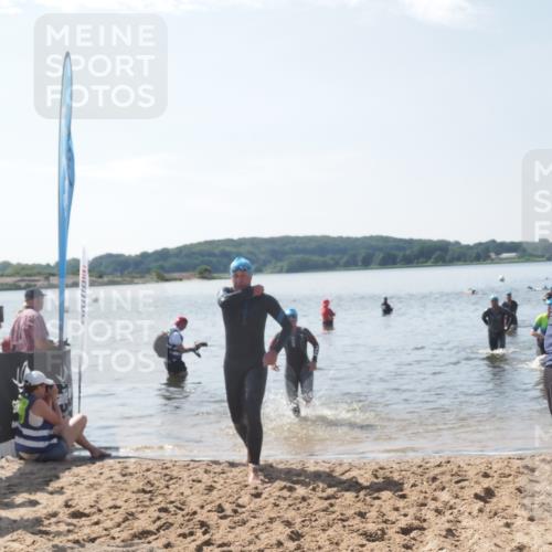 22.06.2025 - Viking Triathlon MichiJ http://msf.ph/oto/8105198 22.06.2025 10:49:32 Schwimmen 64, 256, 263, 321, 453 meine-sportfotos.de