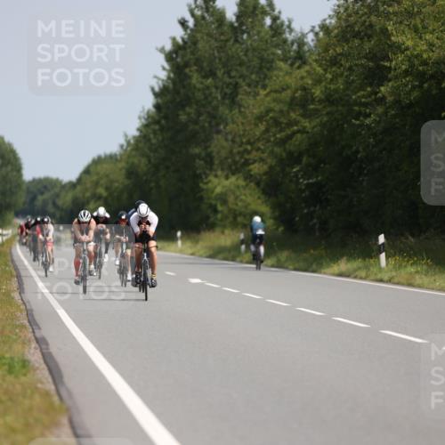 22.06.2025 - Viking Triathlon Yannick Fuchs http://msf.ph/oto/8105220 22.06.2025 11:29:25 Radfahren 43, 78, 93, 110, 281, 305, 314, 320, 389, 411, 427 meine-sportfotos.de