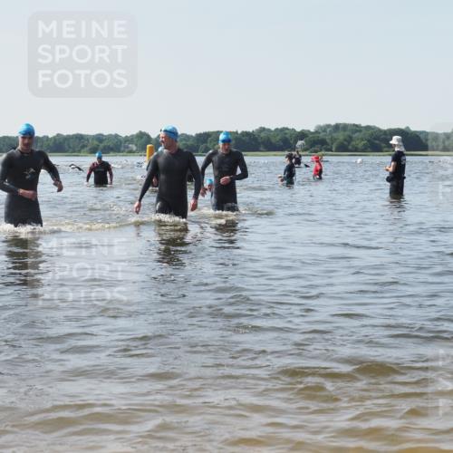 22.06.2025 - Viking Triathlon KatJ http://msf.ph/oto/8105244 22.06.2025 10:36:18 Schwimmen 88, 101, 334, 407 meine-sportfotos.de