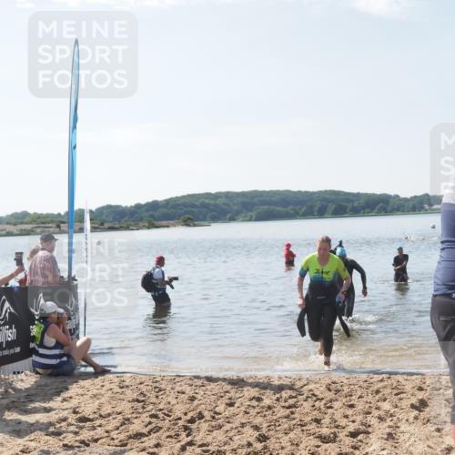 22.06.2025 - Viking Triathlon MichiJ http://msf.ph/oto/8105248 22.06.2025 10:49:38 Schwimmen 263, 321, 453 meine-sportfotos.de