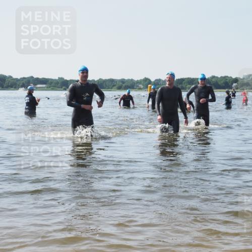 22.06.2025 - Viking Triathlon KatJ http://msf.ph/oto/8105259 22.06.2025 10:36:19 Schwimmen 42, 88, 101, 334, 407 meine-sportfotos.de