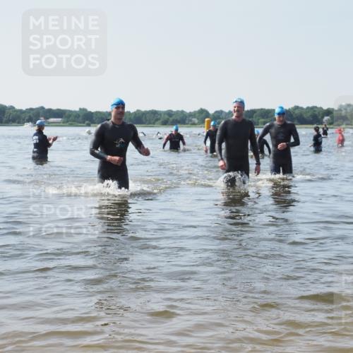 22.06.2025 - Viking Triathlon KatJ http://msf.ph/oto/8105265 22.06.2025 10:36:19 Schwimmen 42, 88, 101, 334, 407 meine-sportfotos.de