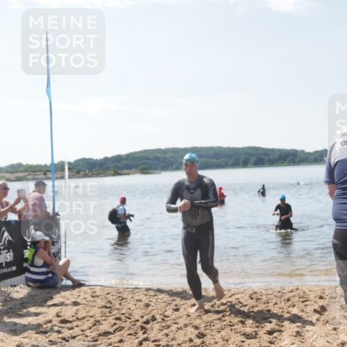 22.06.2025 - Viking Triathlon MichiJ http://msf.ph/oto/8105272 22.06.2025 10:49:43 Schwimmen 263, 270, 356, 453 meine-sportfotos.de
