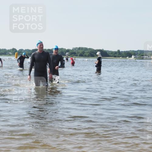 22.06.2025 - Viking Triathlon KatJ http://msf.ph/oto/8105304 22.06.2025 10:36:20 Schwimmen 42, 88, 101, 334, 407 meine-sportfotos.de
