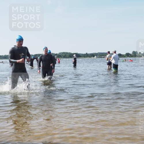 22.06.2025 - Viking Triathlon KatJ http://msf.ph/oto/8105323 22.06.2025 10:36:22 Schwimmen 42, 88, 101, 232, 251, 334, 407 meine-sportfotos.de