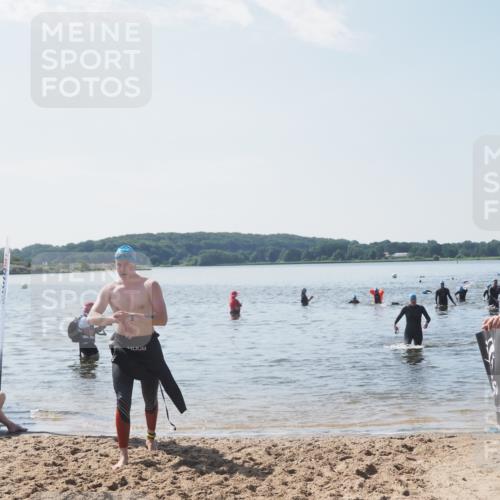 22.06.2025 - Viking Triathlon MichiJ http://msf.ph/oto/8105326 22.06.2025 10:50:13 Schwimmen 97, 431, 463 meine-sportfotos.de